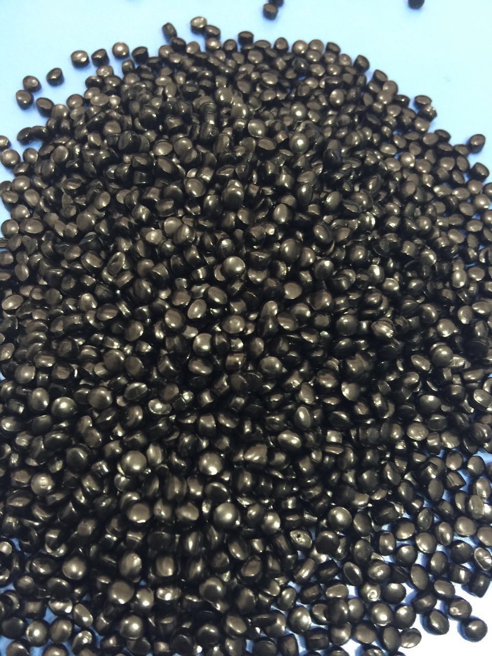 �ӱ���ɫĸ