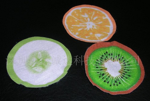 ��ɫ���NĤ